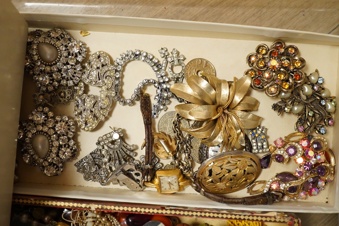 A large quantity of costume jewellery